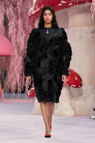 Look 29